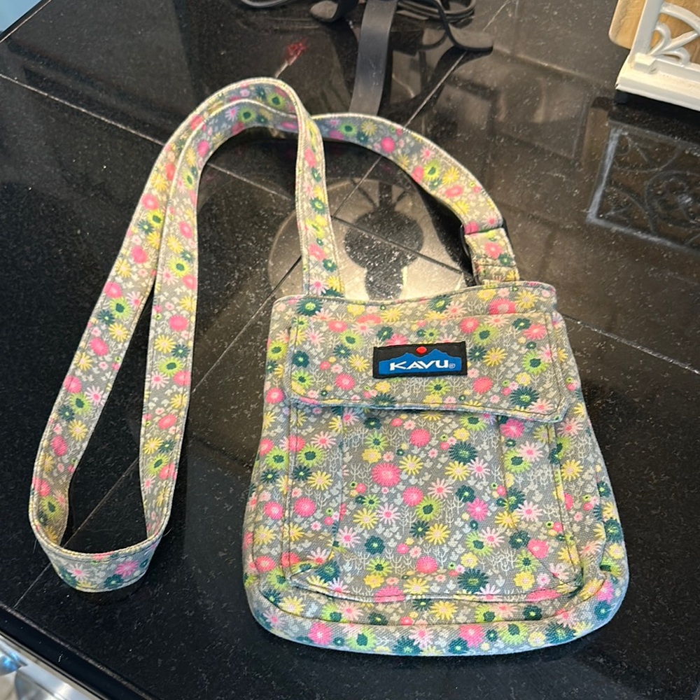 Kavu Multicolor Floral Shoulder Bag